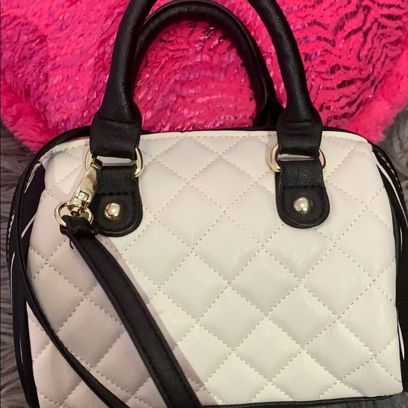 Adorable Purse - Picture 4 of 6